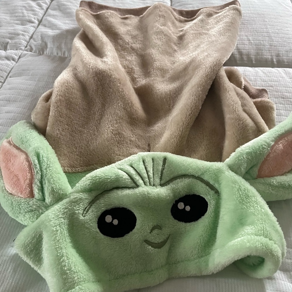 NEW Baby Yoda  dog costume size L